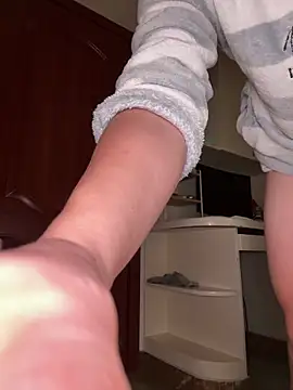 Snapshot of sonwmelt1 chatting on 16, 10, 2025 sonwmelt1 online show from 16, 10, 2025