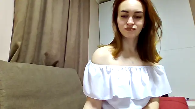 Snapshot of Requellia chatting on 29, 10, 2025 Requellia online show from 29, 10, 2025