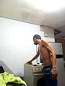 Bruno Hallss online show from 2, 12, 2025