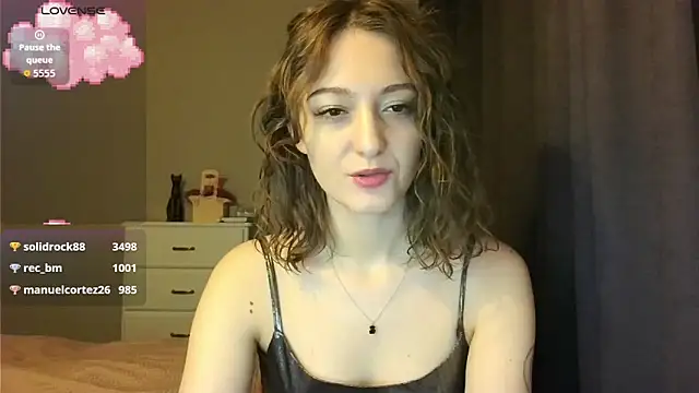 white liillyy online show from 18, 12, 2025