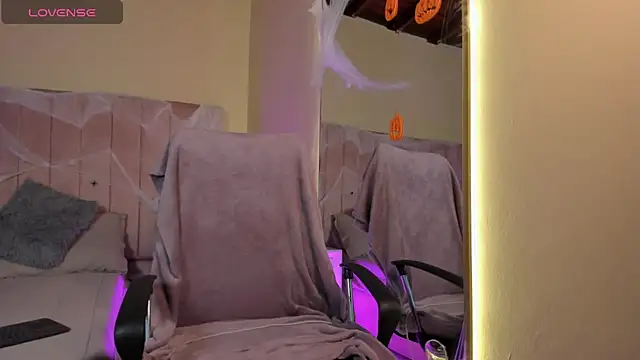 Snapshot of Mia_mtnz02 chatting on 24, 10, 2025 Mia mtnz02 online show from 24, 10, 2025