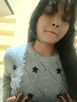 Snapshot of RAYI_Queen_2 chatting on 5, 11, 2025 RAYI Queen 2 online show from 5, 11, 2025