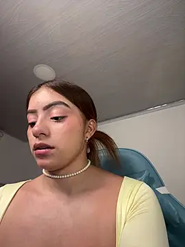 Snapshot of Melissa_coll chatting on 12, 5, 2026 Melissa coll online show from 12, 5, 2026