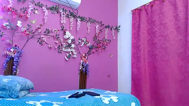skinnybarbie022 online show from 11, 5, 2026