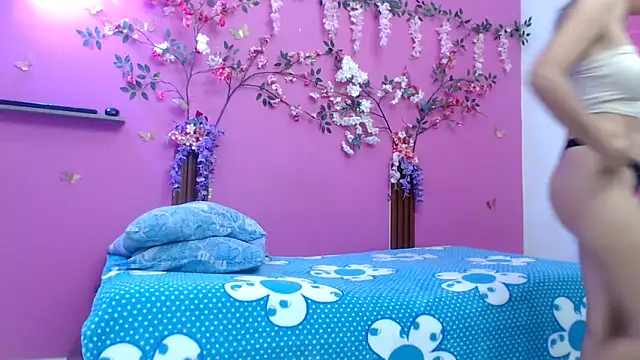 skinnybarbie022 online show from 18, 5, 2026