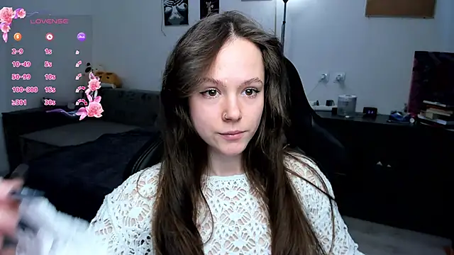 cute little ass online show from 27, 4, 2026