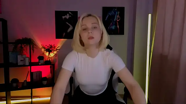Charlotte Colinss online show from 30, 4, 2026