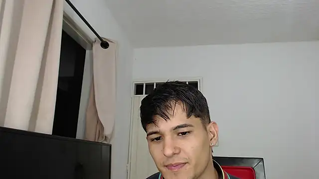 Snapshot of Alex_mojica chatting on 10, 10, 2025 Alex mojica online show from 10, 10, 2025