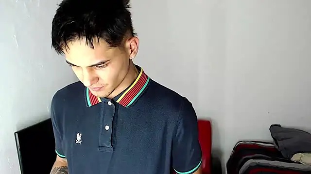 Snapshot of Alex_mojica chatting on 21, 12, 2025 Alex mojica online show from 21, 12, 2025