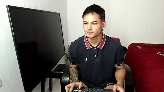 Snapshot of Alex_mojica chatting on 1, 2, 2026 Alex mojica online show from 1, 2, 2026