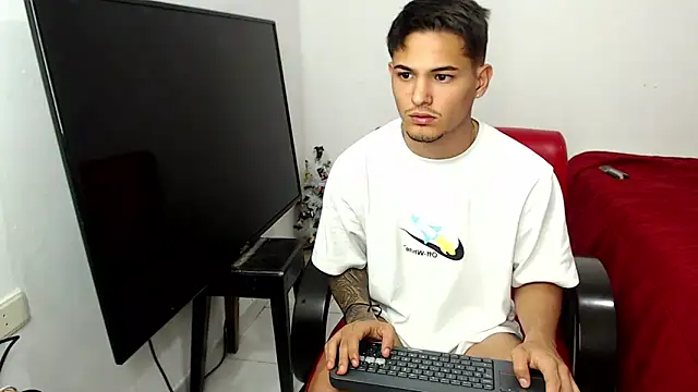 Snapshot of Alex_mojica chatting on 3, 2, 2026 Alex mojica online show from 3, 2, 2026