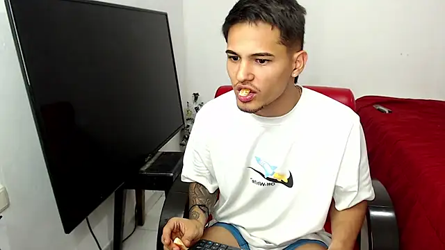 Snapshot of Alex_mojica chatting on 3, 2, 2026 Alex mojica online show from 3, 2, 2026