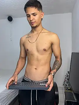 Snapshot of Alex_mojica chatting on 7, 2, 2026 Alex mojica online show from 7, 2, 2026