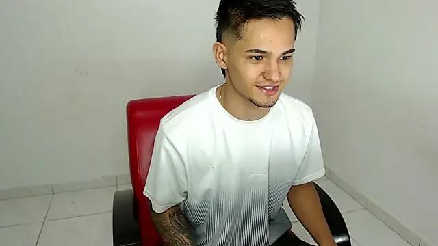 Snapshot of Alex_mojica chatting on 6, 3, 2026 Alex mojica online show from 6, 3, 2026