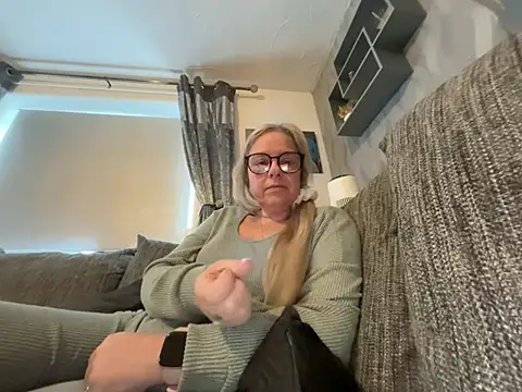 Anastasia-BlondeXX online show from 2, 2, 2026