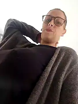 Mila Luciphya online show from 18, 11, 2025