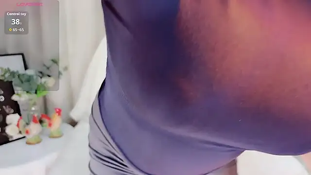 Snapshot of shishi_baby chatting on 18, 10, 2025 shishi baby online show from 18, 10, 2025