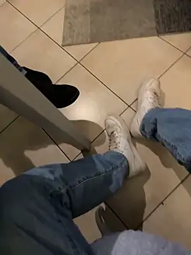 Manu97k online show from 24, 10, 2025