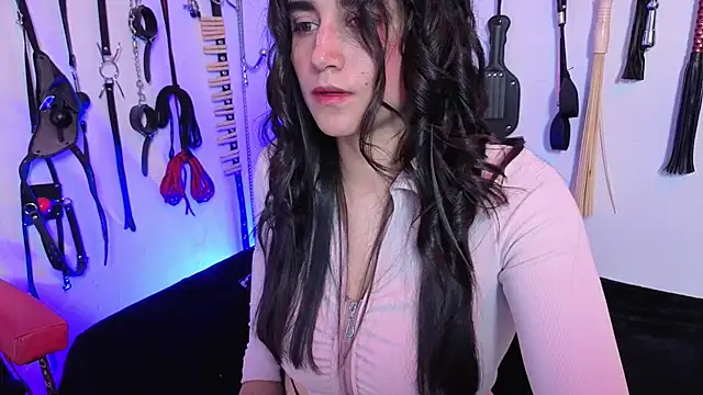 elowen halley1 online show from 5, 5, 2026