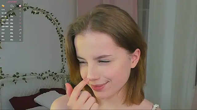 Snapshot of GabiMeshuggah chatting on 5, 11, 2025 GabiMeshuggah online show from 5, 11, 2025