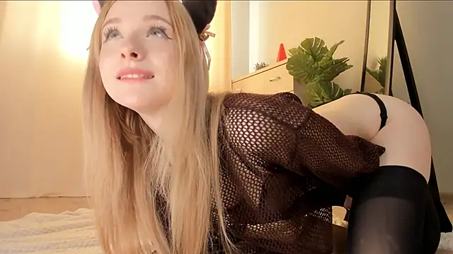 Snapshot of Nana_Wilson chatting on 14, 9, 2025 Nana Wilson online show from 14, 9, 2025