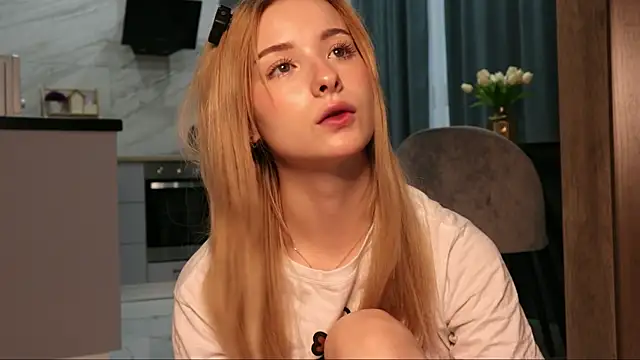 Snapshot of Nana_Wilson chatting on 14, 11, 2025 Nana Wilson online show from 14, 11, 2025