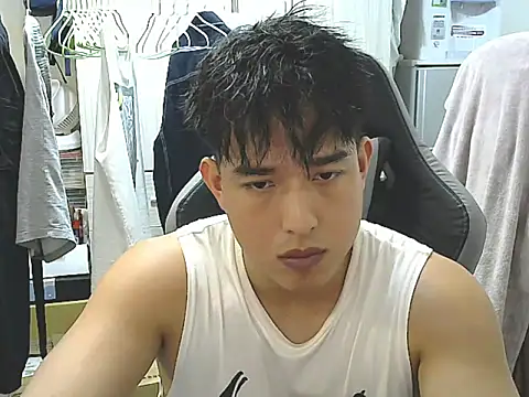 Snapshot of hunterXhan chatting on 22, 9, 2025 hunterXhan online show from 22, 9, 2025