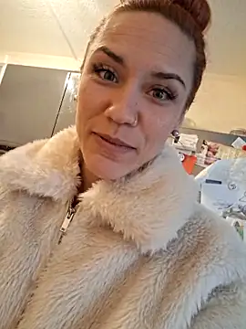 SlimBellaa online show from 31, 10, 2025