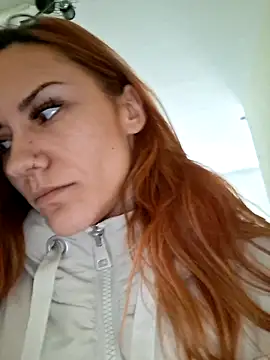 SlimBellaa online show from 17, 12, 2025