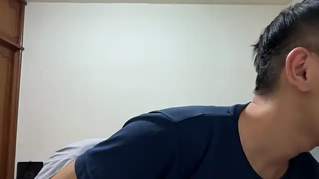 Foxfoxfox4 online show from 4, 3, 2026