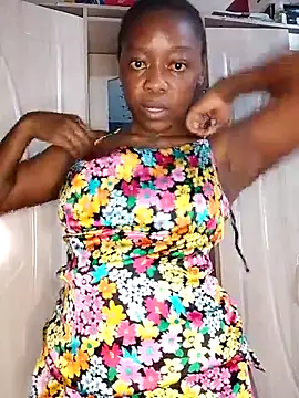 Snapshot of sexyhotchic93 chatting on 7, 10, 2025 sexyhotchic93 online show from 7, 10, 2025