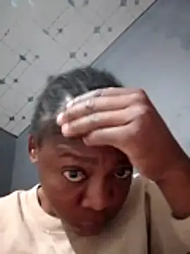 Snapshot of sexyhotchic93 chatting on 3, 11, 2025 sexyhotchic93 online show from 3, 11, 2025