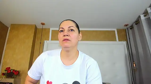 Heidy milf online show from 17, 6, 2026