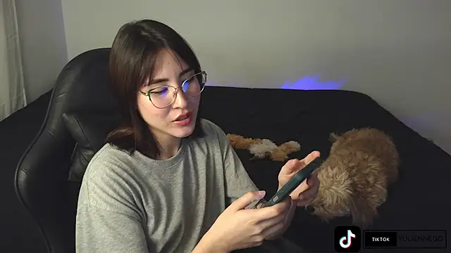 Yulienneg online show from 9, 10, 2025