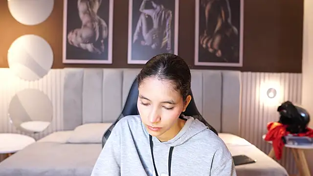 Snapshot of pinkloly chatting on 10, 10, 2025 pinkloly online show from 10, 10, 2025