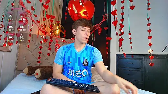 TaylerWhite online show from 22, 9, 2025