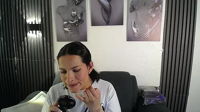 Snapshot of Mia_garcia28 chatting on 2, 10, 2025 Mia garcia28 online show from 2, 10, 2025
