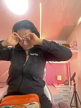 Mia garcia28 online show from 17, 11, 2025