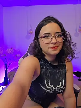 Snapshot of Mia_wee chatting on 19, 2, 2026 Mia wee online show from 19, 2, 2026