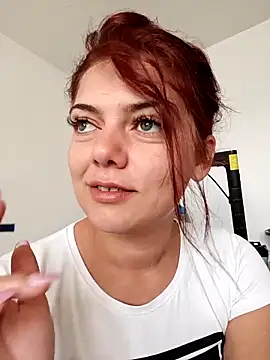 Snapshot of LadyNora chatting on 18, 9, 2025 LadyNora online show from 18, 9, 2025