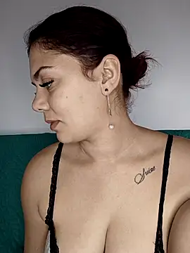 Snapshot of LadyNora chatting on 19, 12, 2025 LadyNora online show from 19, 12, 2025