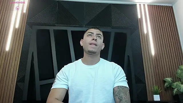Snapshot of marco_garciia_ chatting on 24, 9, 2025 marco garciia  online show from 24, 9, 2025