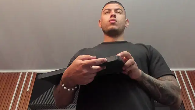 Snapshot of marco_garciia_ chatting on 24, 10, 2025 marco garciia  online show from 24, 10, 2025