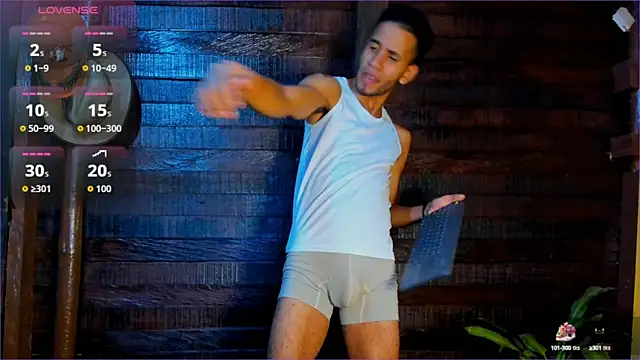 Snapshot of Alex_bigcock11_ chatting on 10, 9, 2025 Alex bigcock11 online show from 10, 9, 2025