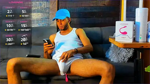 Snapshot of Alex_bigcock11_ chatting on 23, 9, 2025 Alex bigcock11 online show from 23, 9, 2025