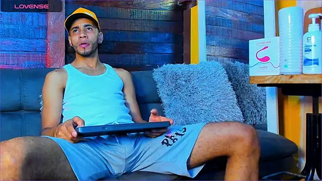 Snapshot of Alex_bigcock11_ chatting on 3, 10, 2025 Alex bigcock11 online show from 3, 10, 2025