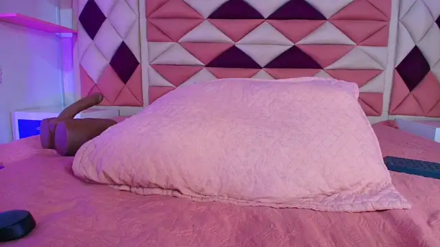 Snapshot of valecastro_ chatting on 26, 9, 2025 valecastro  online show from 26, 9, 2025