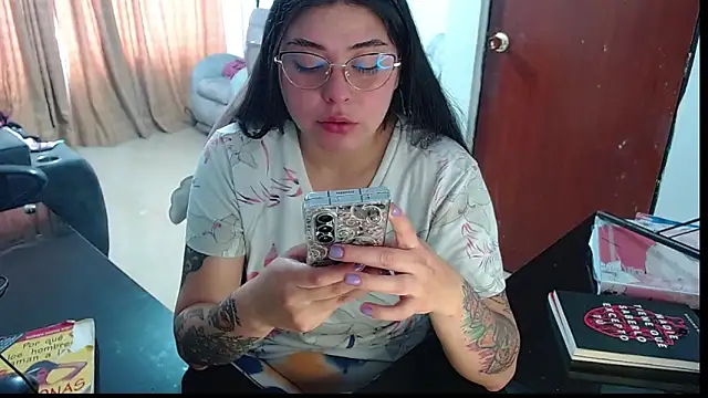 Hanna-11 online show from 15, 10, 2025