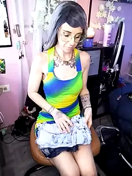 Purple2StayThnxx online show from 6, 8, 2026