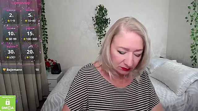 hunters woman online show from 21, 9, 2025